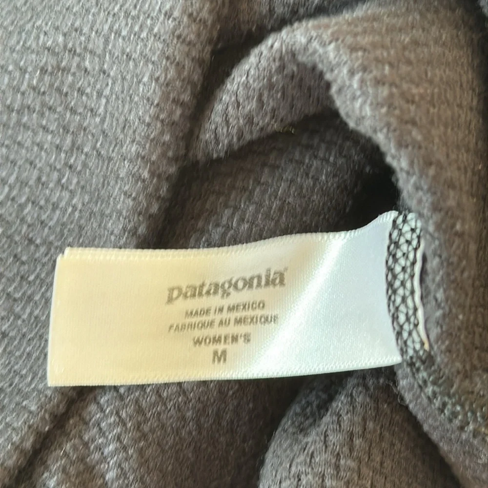 PATAGONIA Capilene pullover size M black 1/4 zip polyester - Picture 6 of 6